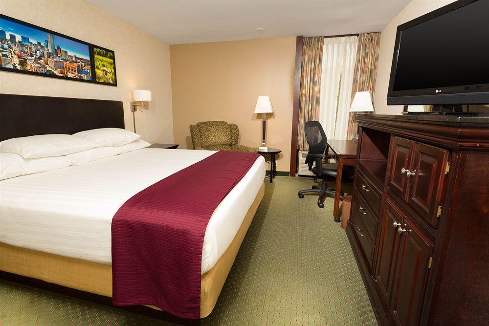Drury Inn & Suites Columbus Grove City Bagian luar foto