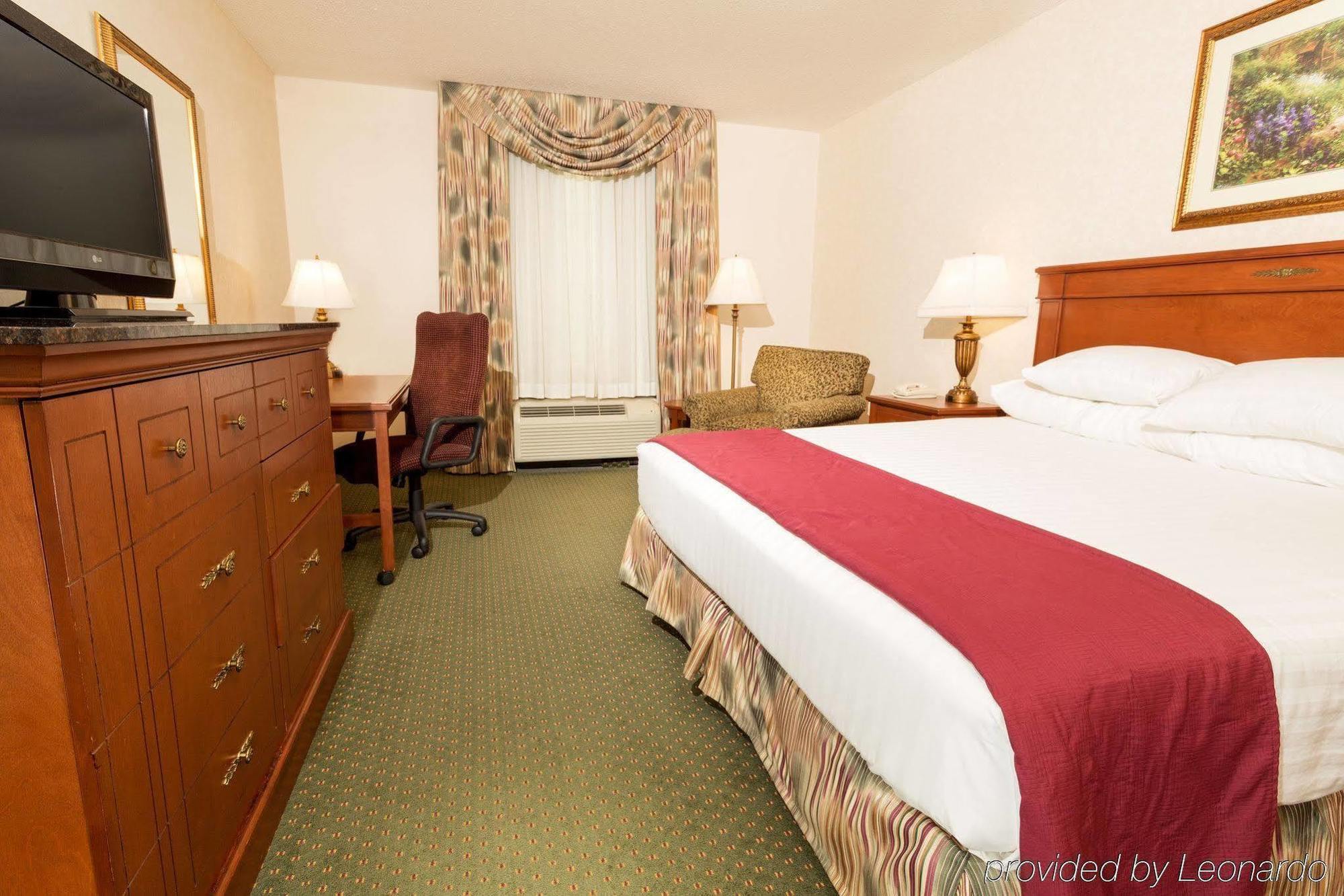 Drury Inn & Suites Columbus Grove City Bagian luar foto